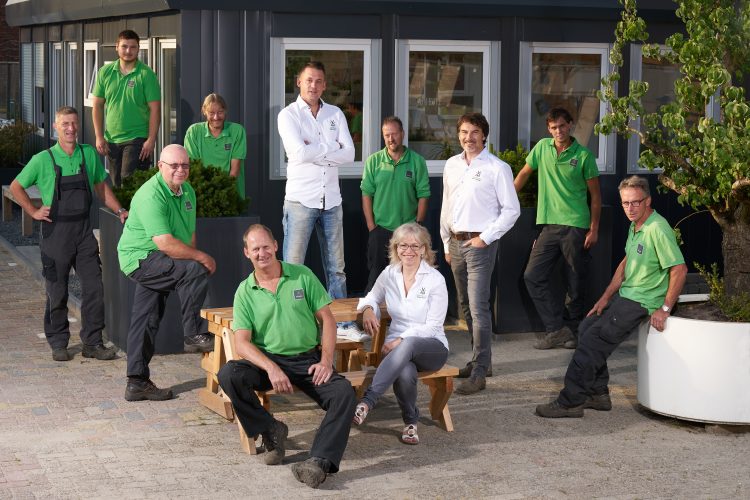 Team van tuinonderhoud specialisten. Aardoom Hoveniers.